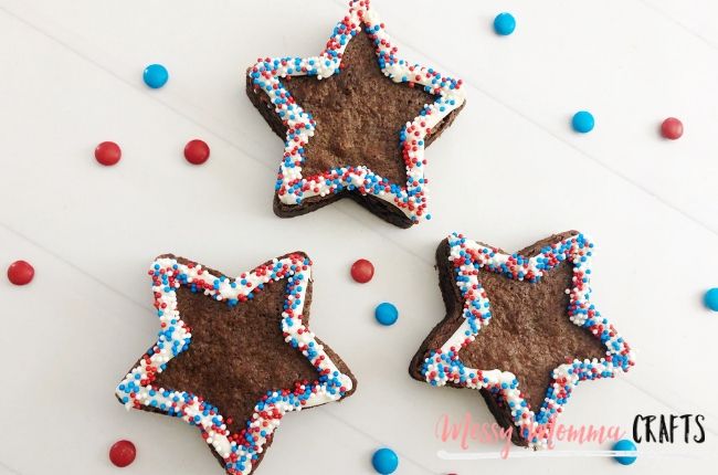 These Patriotic Brownies are the perfect easy to pack 4th of July treat for a busy day out and about.
