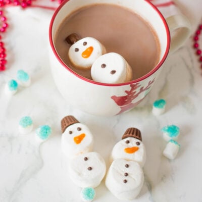 Marshmallow snowman cute hot chocolate treats.