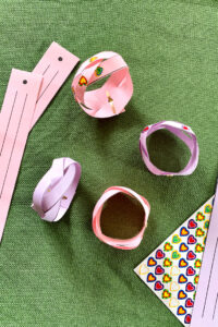 Paper Bracelet with Printable Template - Messy Momma Crafts